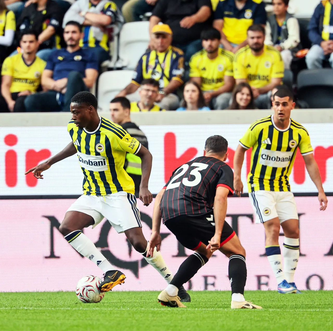 Fenerbahçe'den ilk hazırlık maçında farklı tarife!