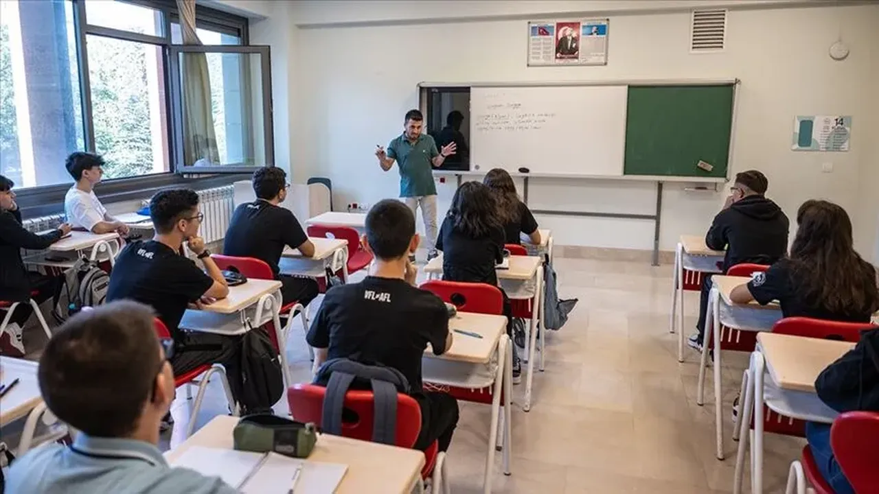 Ücretli öğretmenlik başvurusu ne zaman? 2026-2027 ücretli öğretmenlik başvuru duyurusunu yayımladı