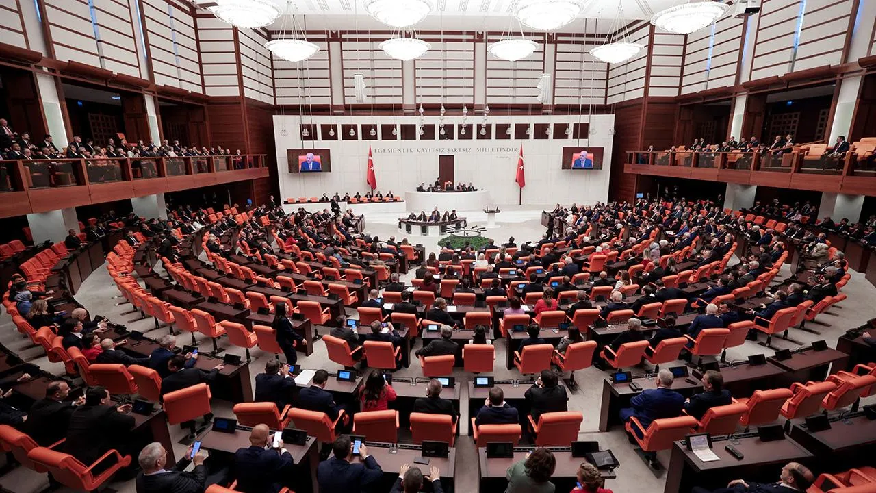 Üniversite affı çıktı mı, öğrenci affından kimler yararlanabilecek? İşte kanun teklifine ilişkin detaylar!