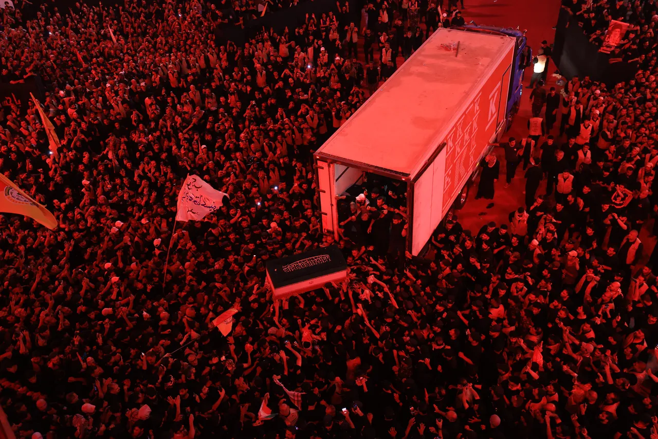 4 milyon kişi katıldı! Hamaney'in cenazesinde izdiham yaşandı