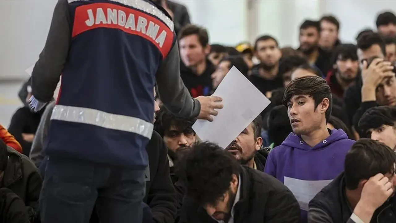 Artvin'de Afganistanlı 41 düzensiz göçmen yakalandı