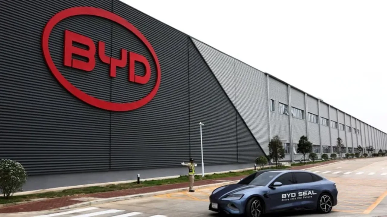 BYD yeni spor aracını tanıttı! Yaklaşık 2 saniyede 100 km/s hıza ulaşabiliyor