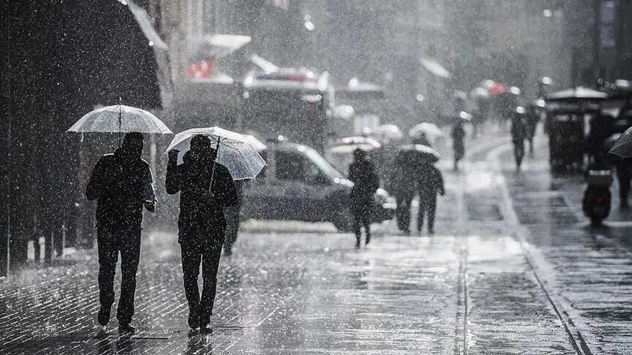 İstanbul dahil 20 il listede! Serin ve yağışlı hava geri döndü, sağanak saat kaça kadar sürecek?