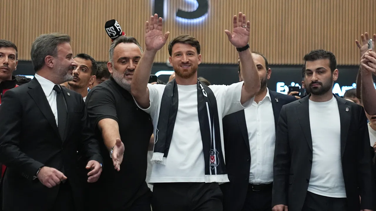 Milli futbolcu Beşiktaş için İstanbul'da! İlk sözleri dikkat çekti