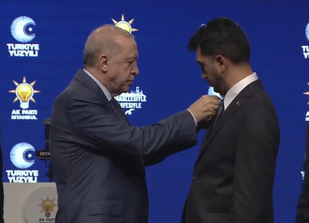 3 belediye başkanı daha AK Partide! Rozetlerini Cumhurbaşkanı Erdoğan taktı