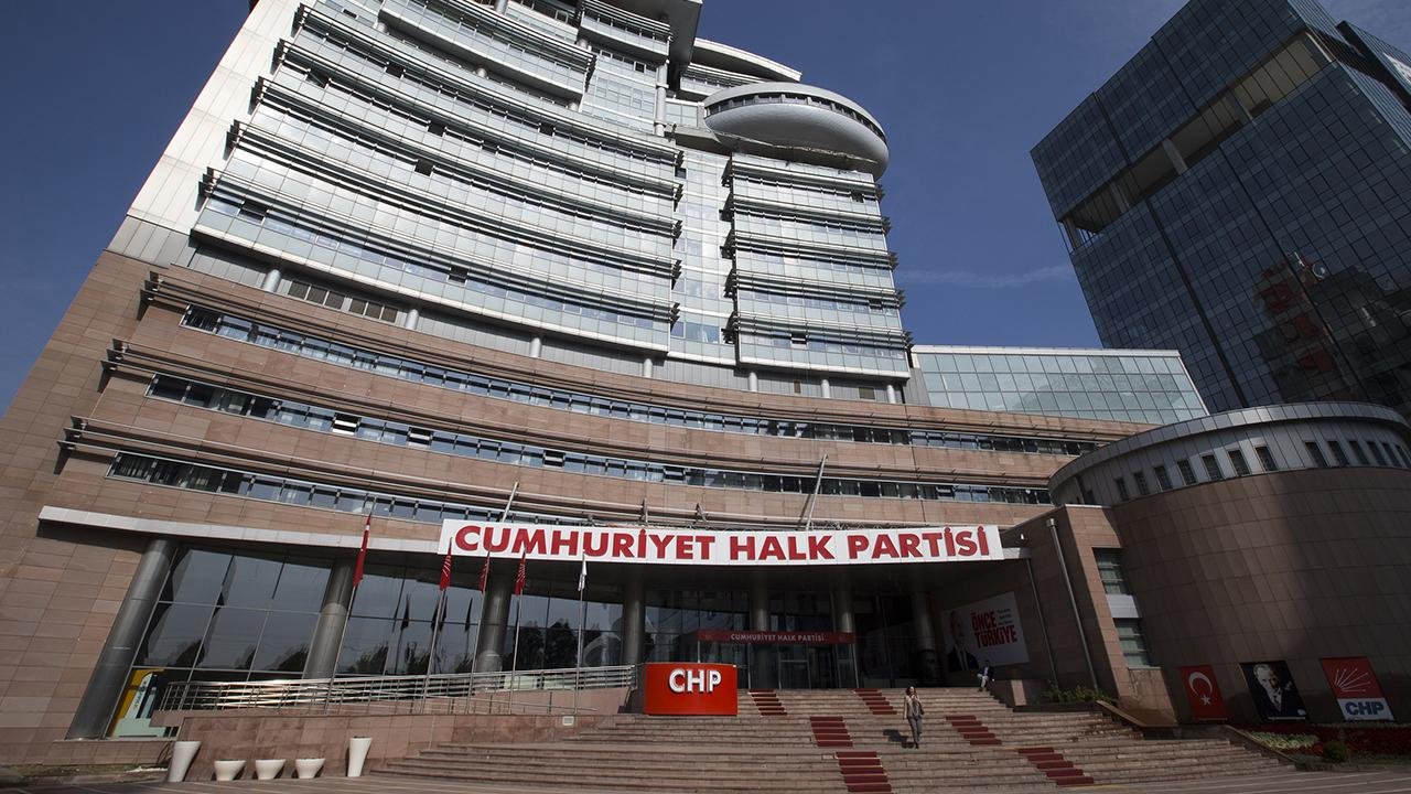 CHP’de belediye başkanlarına net mesaj: Tarafınızı seçin!