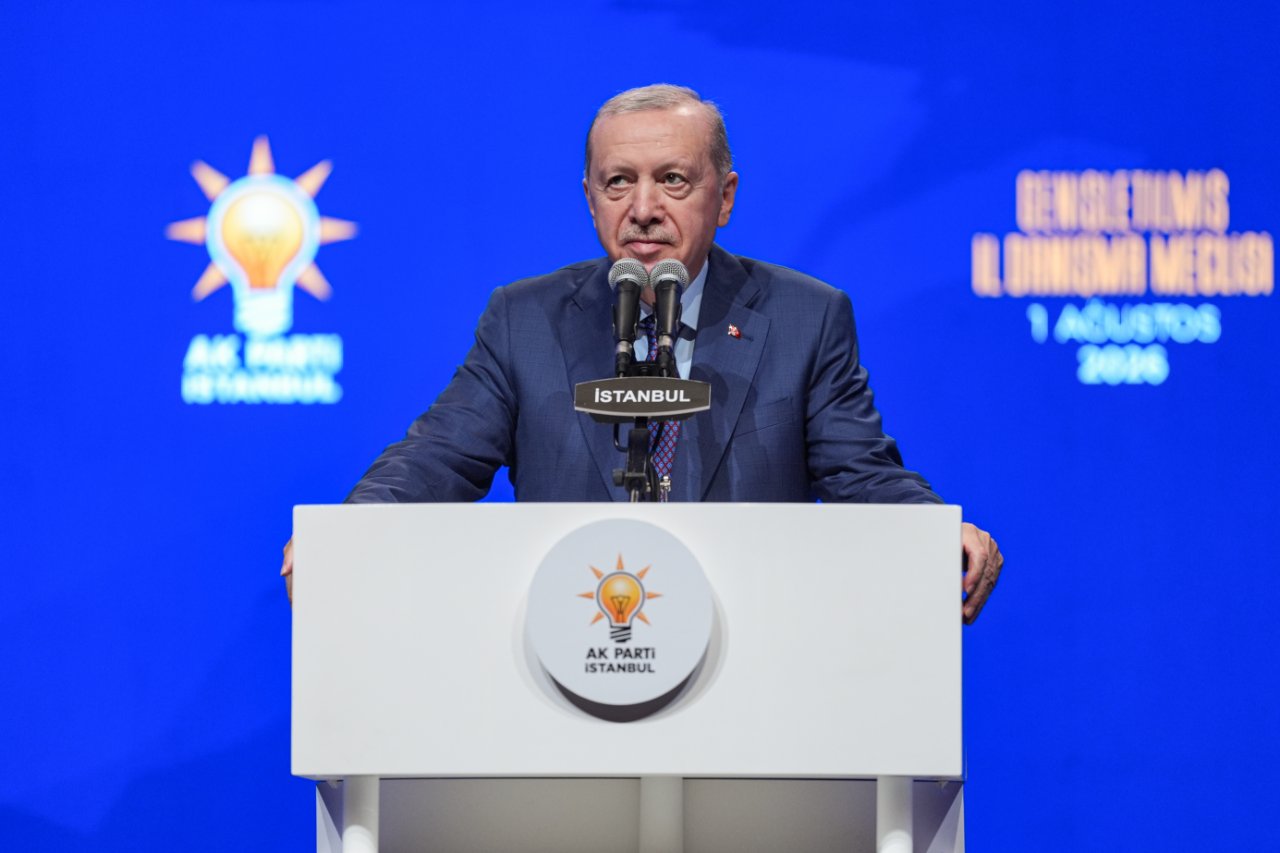 3 belediye başkanı daha AK Parti'de! Rozetlerini Cumhurbaşkanı Erdoğan taktı