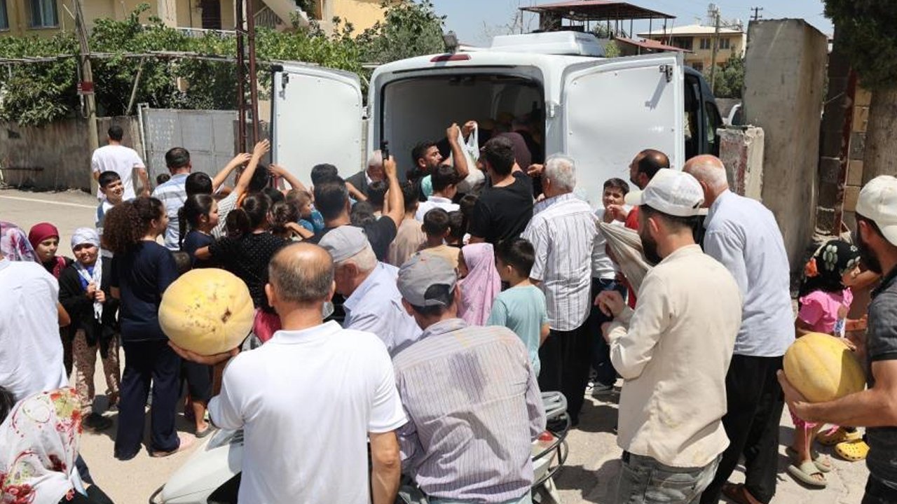 Depremzedelere dağıtıldı! Tam 100 ton... 1 TL bile almadılar