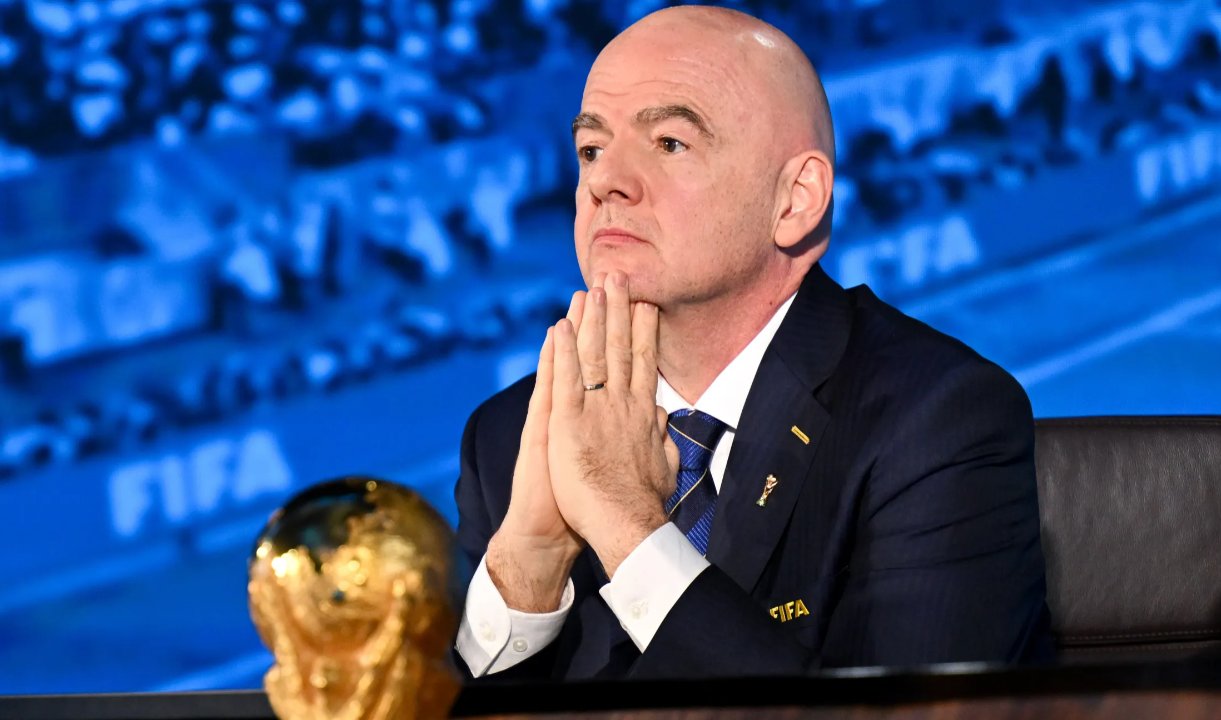 FIFA'da deprem! Boykot tehdidinin ardından Infantino pes etti!