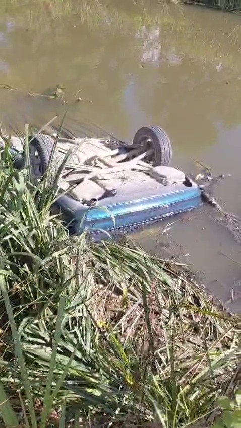 Kocaeli'de feci kaza! Dereye uçan arabada boğularak can verdi