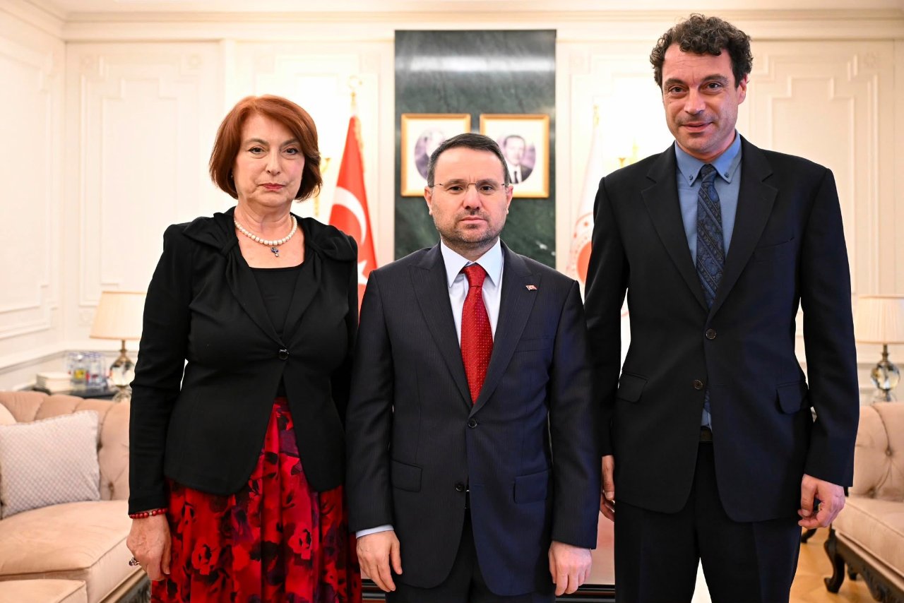 Adalet Bakanı Gürlek, Muhsin Yazıcıoğlunun ailesiyle görüştü