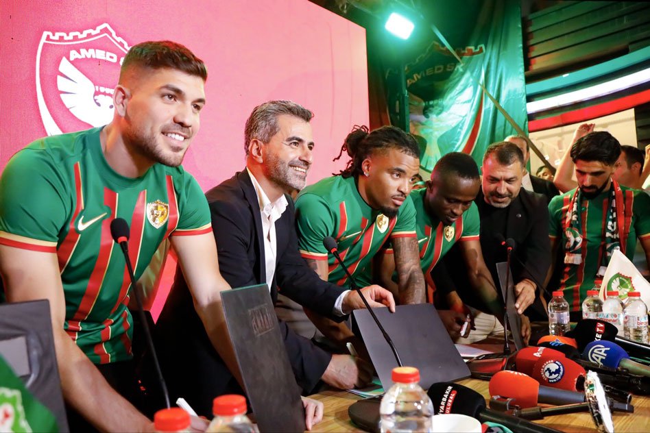 Amed Sportif Faaliyetler'in imza töreninden