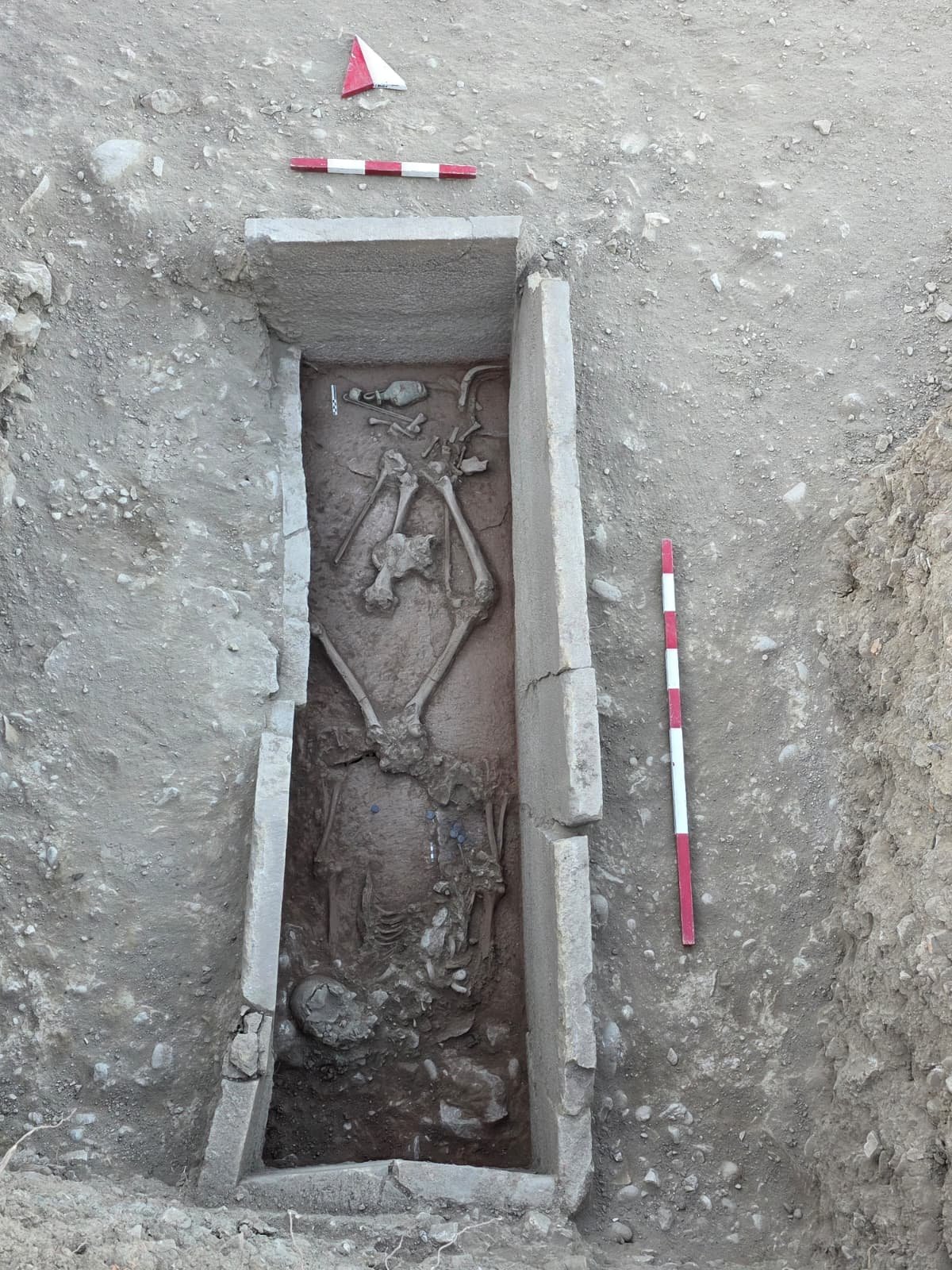 Aspendos'ta tarihi keşif! 2400 yıllık güreşçi mezarı bulundu