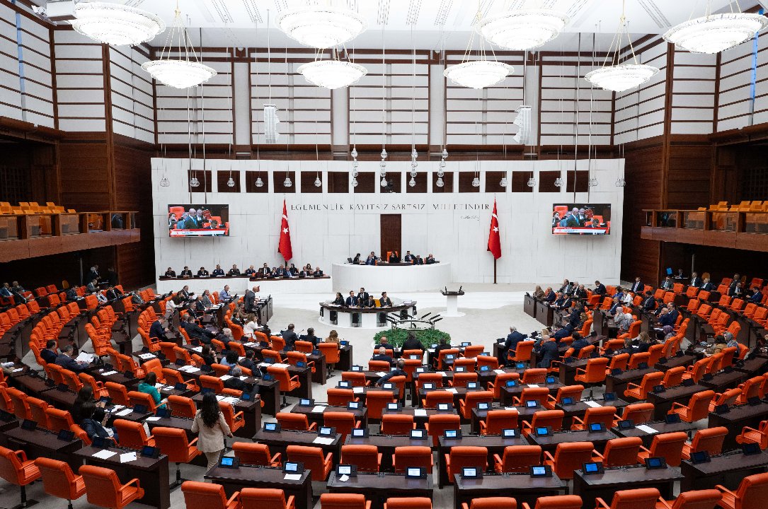 Çerçeve Yasa teklifi kabul edildi mi, Meclis’ten geçti mi? TBMM Genel Kurulu toplandı