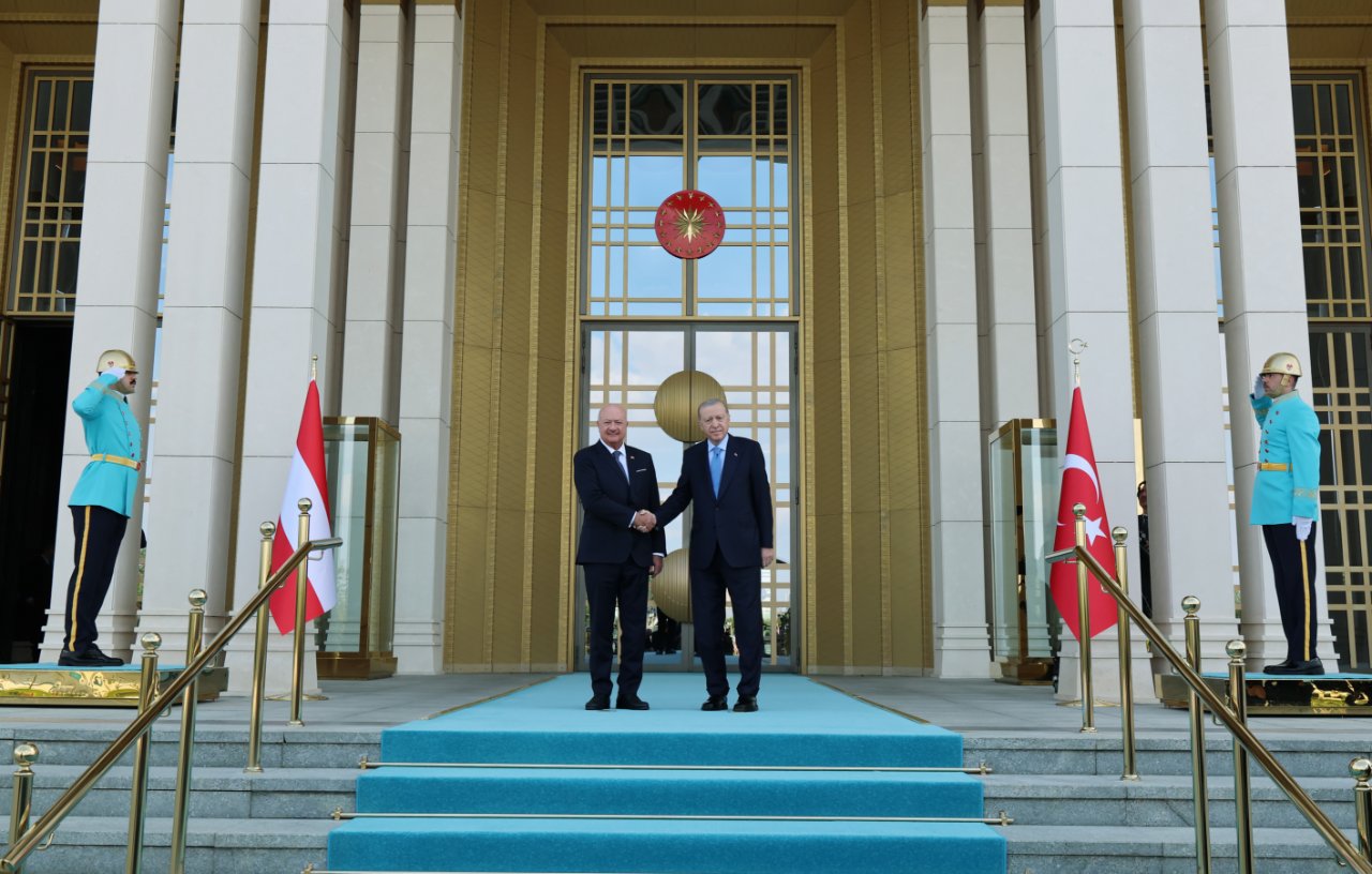 Cumhurbaşkanı Erdoğan Avusturya Şansölyesi'ni resmi törenle karşıladı