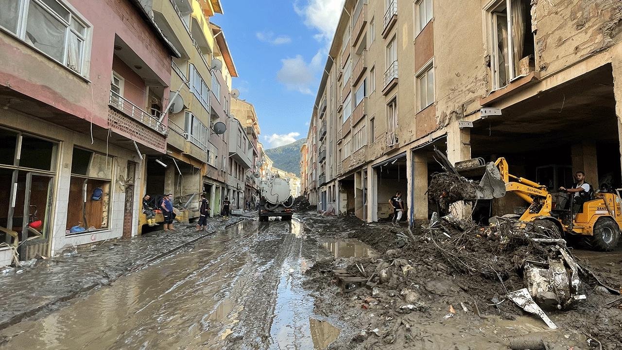 Felaketin izleri vücudunda! 65 kişinin can verdiği selin üzerinden 5 yıl geçti: Bir ben kaldım, bir eşim kaldı