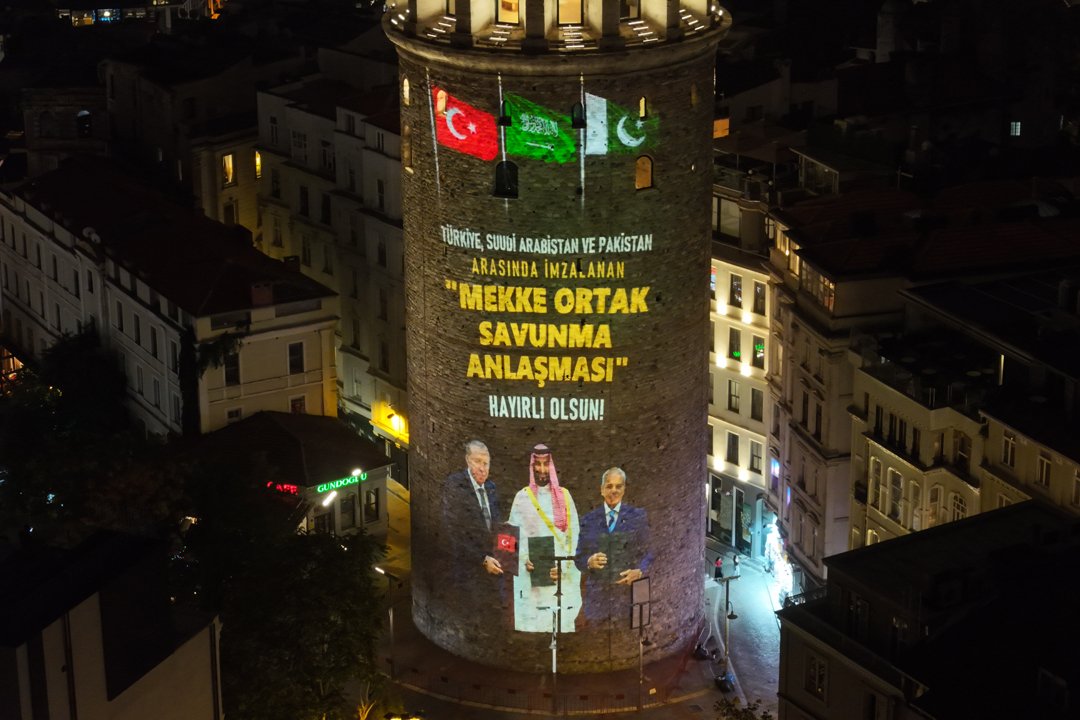 İki kent, tek mesaj: Mekke Anlaşması Ankara ve İstanbul’un simgelerine taşındı