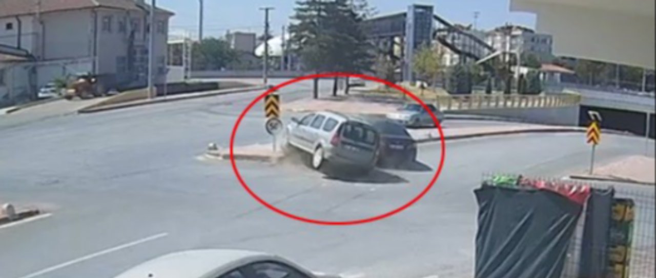 Karaman'da ters yön kazası kamerada! Faciadan dönüldü, 10 bin lira ceza kesildi