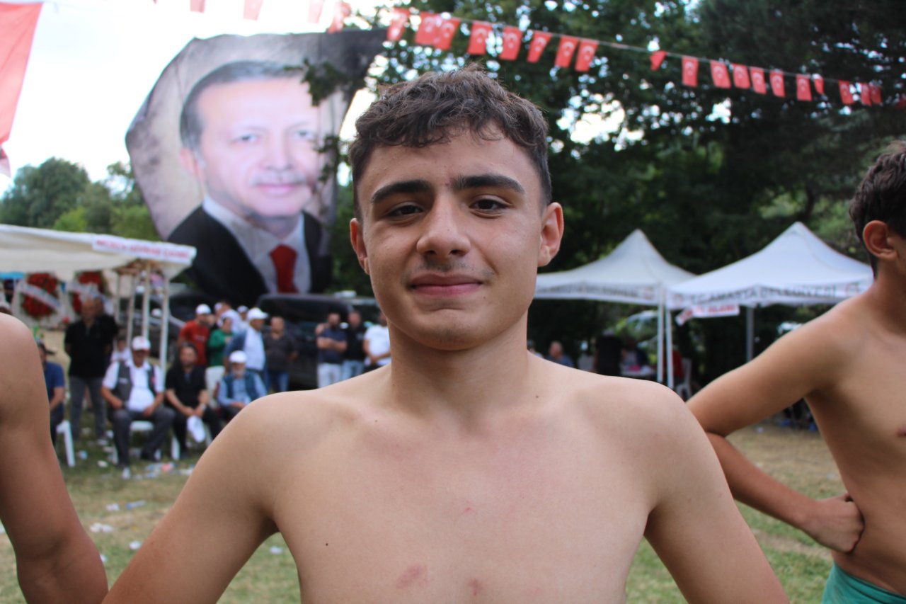 Kispetini gören şaştı kaldı! 14 yaşındaki güreşçi Türkiye ikincisi oldu! Şampiyonaya derecesi değil ismi damga vurdu