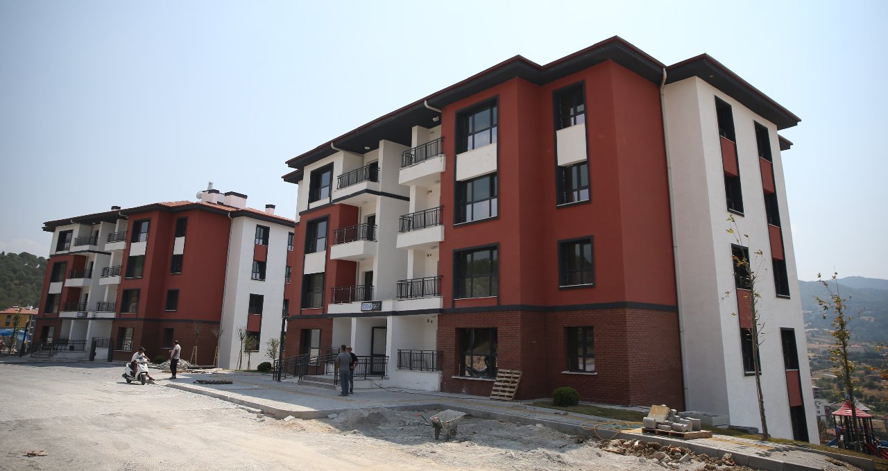 Kuralar çekildi, hak sahipleri belli oldu! Balıkesir'deki deprem konutları teslim ediliyor 