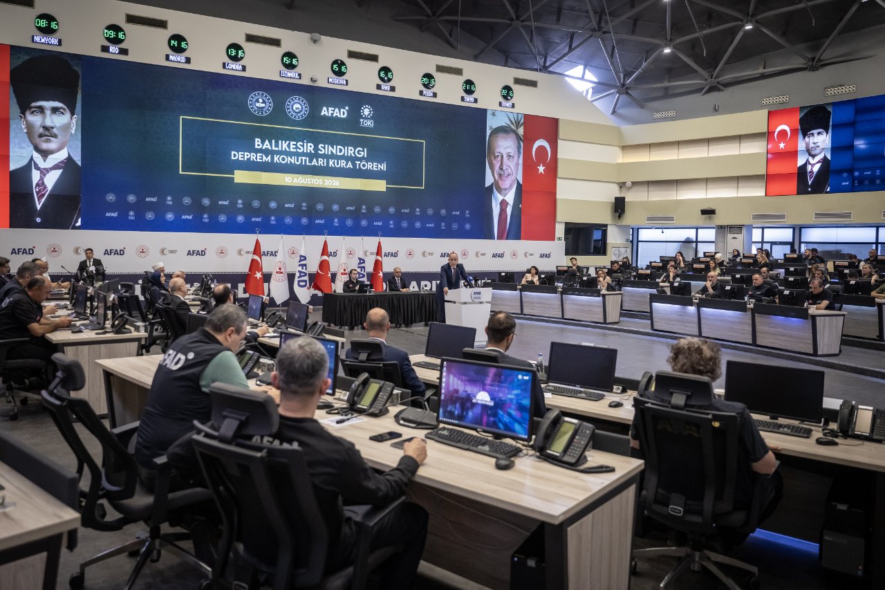Kuralar çekildi, hak sahipleri belli oldu! Balıkesir'deki deprem konutları teslim ediliyor