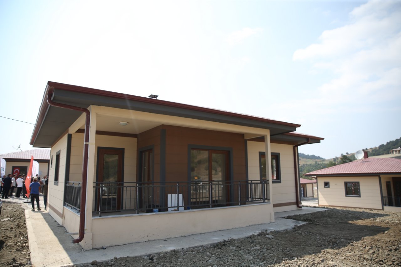 Kuralar çekildi, hak sahipleri belli oldu! Balıkesir'deki deprem konutları teslim ediliyor