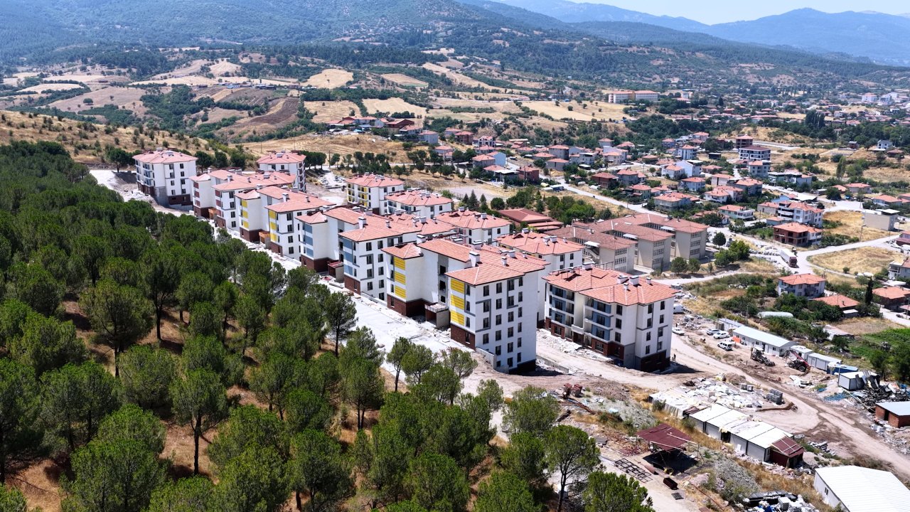 Sındırgı depremi sonrası büyük dönüşüm! 1 yılda 1121 konut ve köy evi