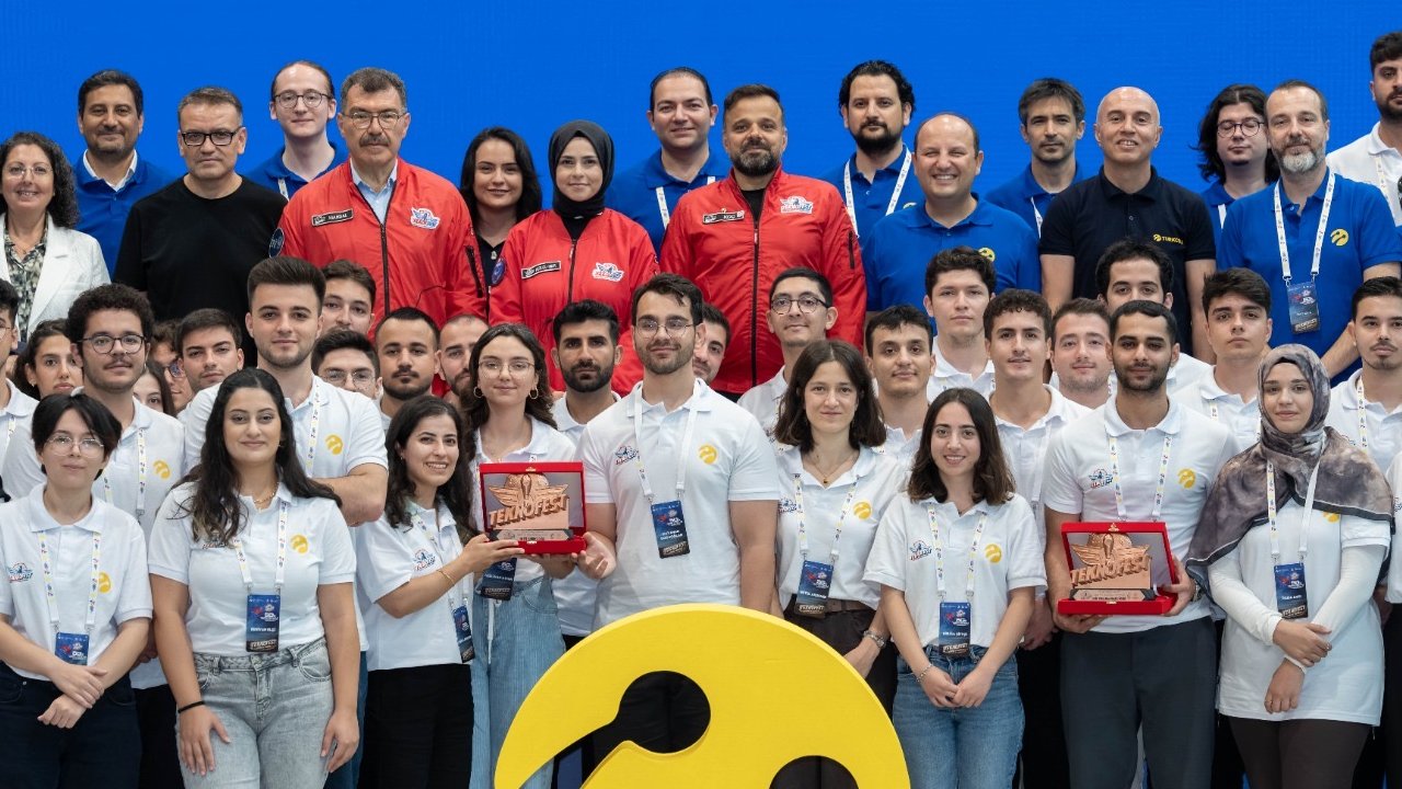 Turkcell ve TEKNOFEST'in “5G ve Yapay Zekâ ile Akıllı Yol Güvenliği Yarışması”nda final heyecanı yaşandı