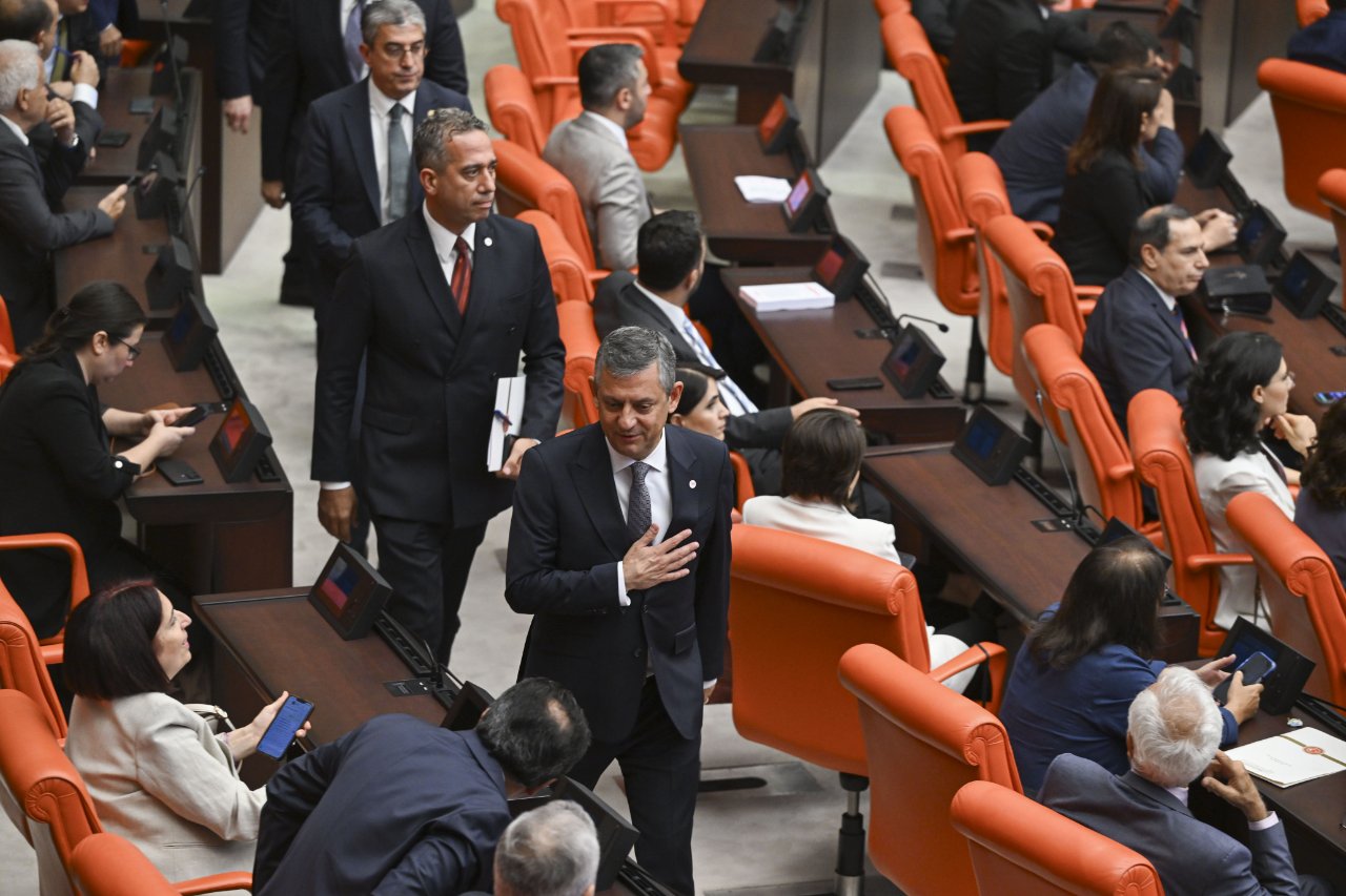 YENİ Partiden çerçeve yasa kararı! Özgür Özel duyurdu