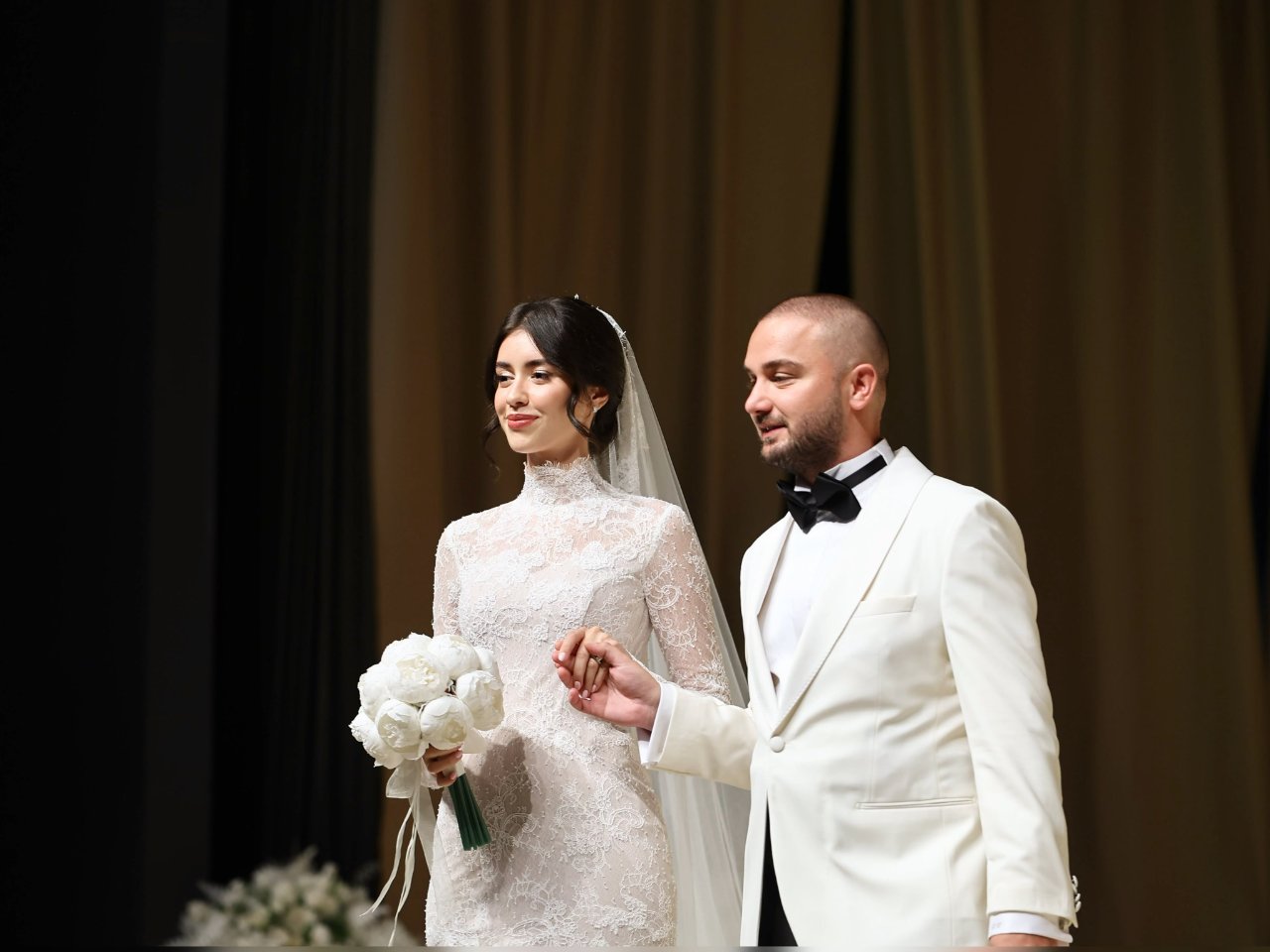 34 şahitli nikah! Türkiye güzeli AK Parti’ye gelin gitti: Siyaset dünyası bu düğünde buluştu