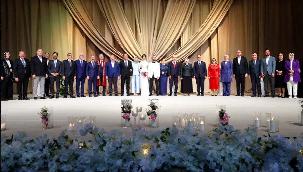 34 şahitli nikah! Türkiye güzeli AK Parti’ye gelin gitti: Siyaset dünyası bu düğünde buluştu