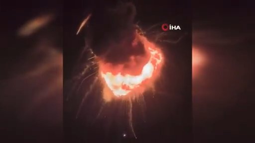 Gökyüzünde alev topuna döndü! Çin'de uydu taşıyan roket fırlatıldıktan saniyeler sonra patladı