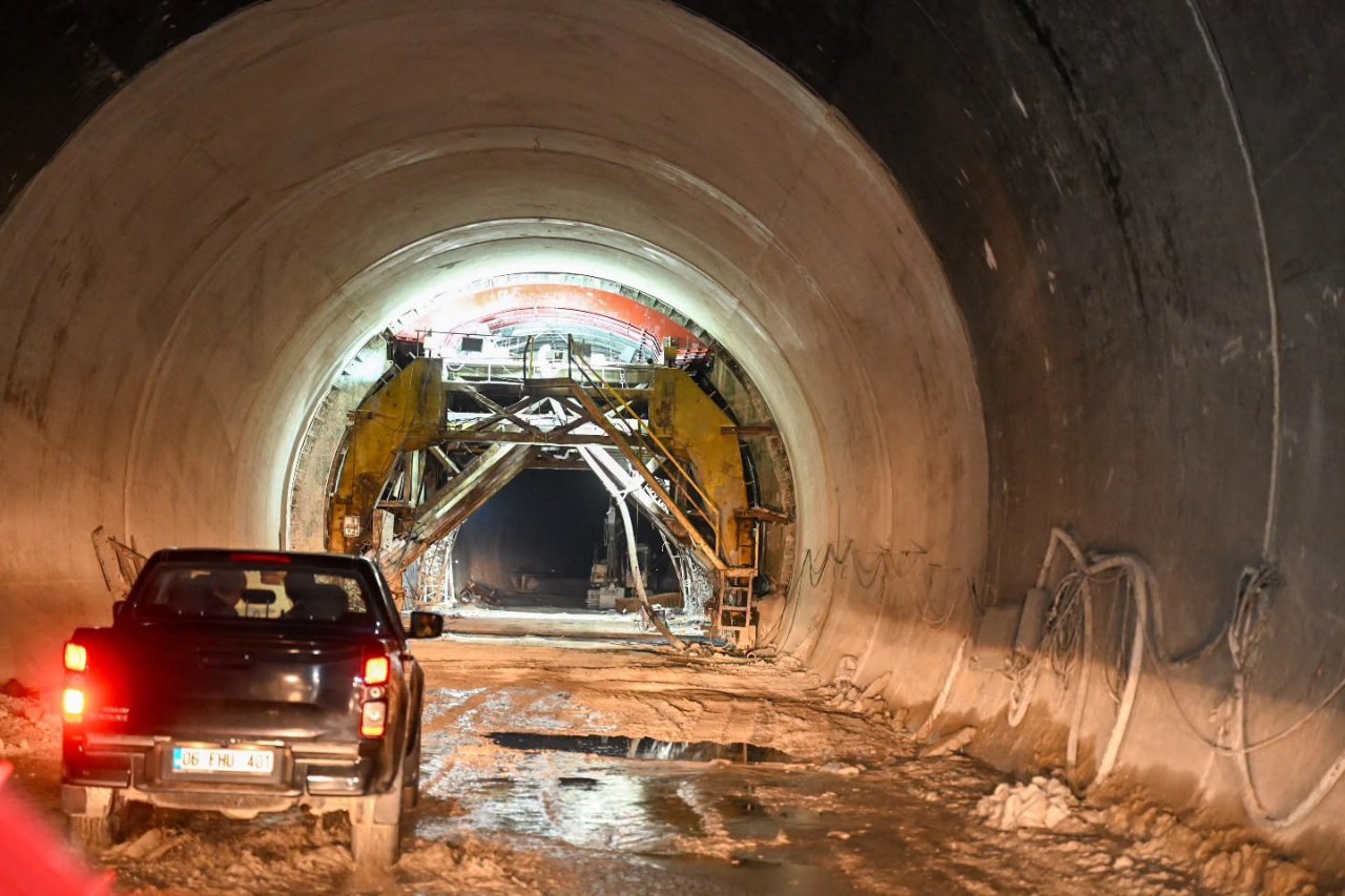İki kent arasındaki mesafe 52 kilometre kısalacak! Dev tünelin inşası hız kazandı