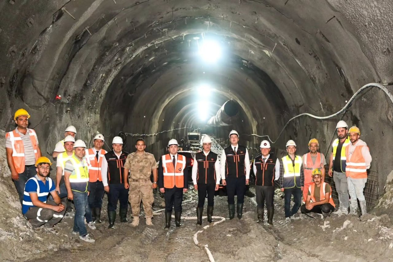 İki kent arasındaki mesafe 52 kilometre kısalacak! Dev tünelin inşası hız kazandı
