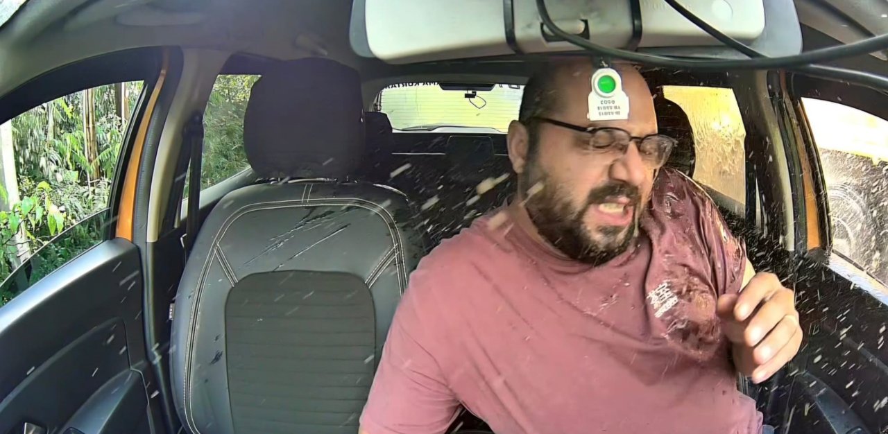 Kazayı olmasın diye durdu, neye uğradığını şaşırdı! Taksicinin başına gelen ilginç olay kamerada