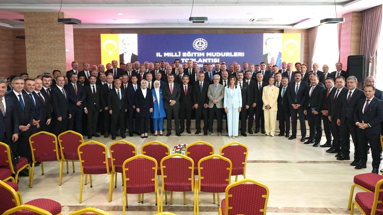 Şırnak'ta büyük toplantı! Bakan Tekin, 81 ilin milli eğitim müdürüyle bir araya geldi