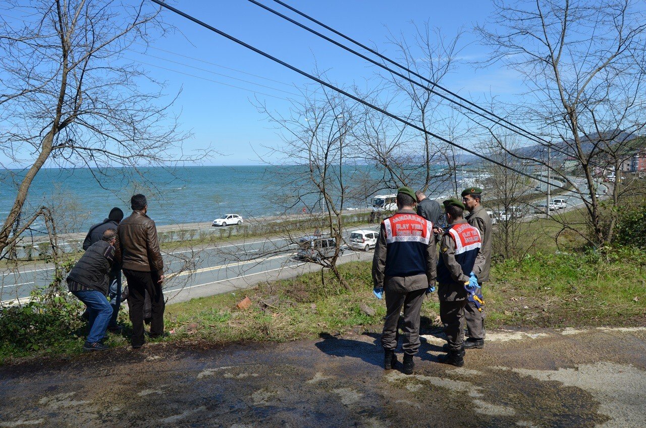 4 Nisan 2015'te, Trabzon'da Fenerbahçe otobüsüne düzenlenen silahlı saldırı sonrası jandarma ekiplerinin yaptığı keşif çalışması