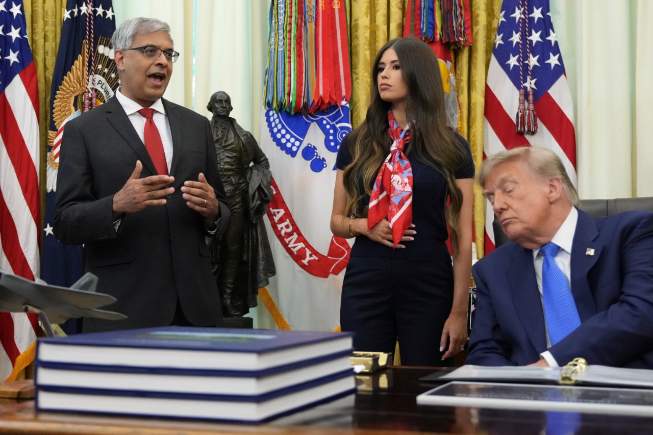 Trump uyuyakaldı! Beyaz Saray'dan açıklama geldi: Oldukça enerjik