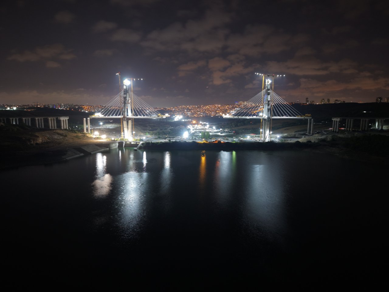 Yüzde 80’i tamam, 8 şeritli olacak!  Kanal İstanbul’un ilk köprüsü Sazlıdere havadan görüntülendi