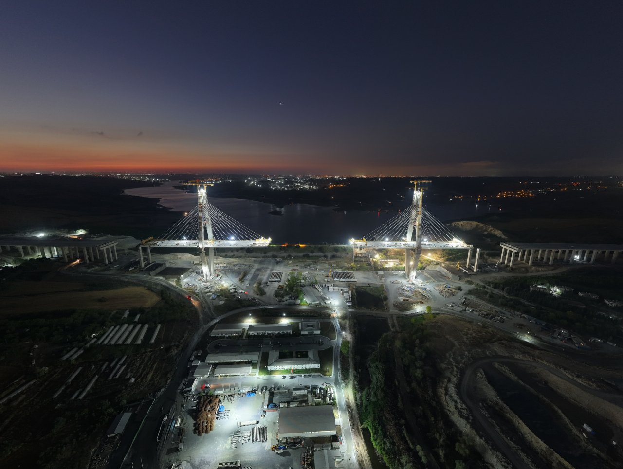 Yüzde 80’i tamam, 8 şeritli olacak!  Kanal İstanbul’un ilk köprüsü Sazlıdere havadan görüntülendi