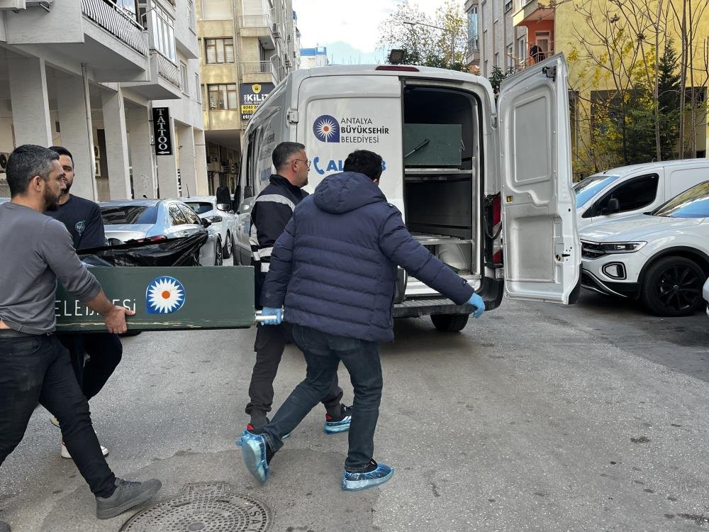 Antalya'daki anne cinayetinde altın detayı! Kuyumcu kuyumcu gezip bozdurmuş