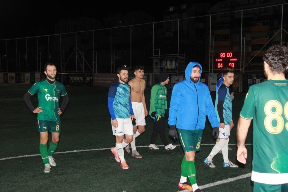 50 kişiye toplam 462 ay hak mahrumiyeti cezası verildi.