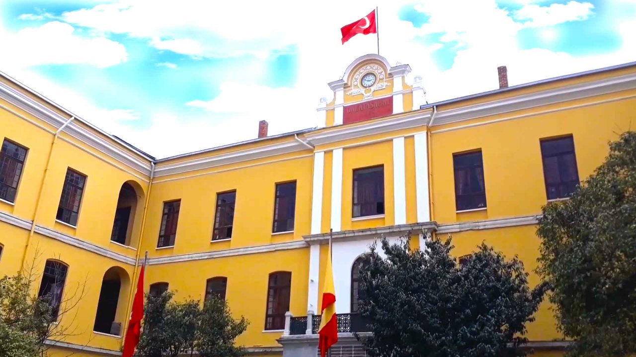 Galatasaray Lisesi'ne girişe sınav şartı getirildi