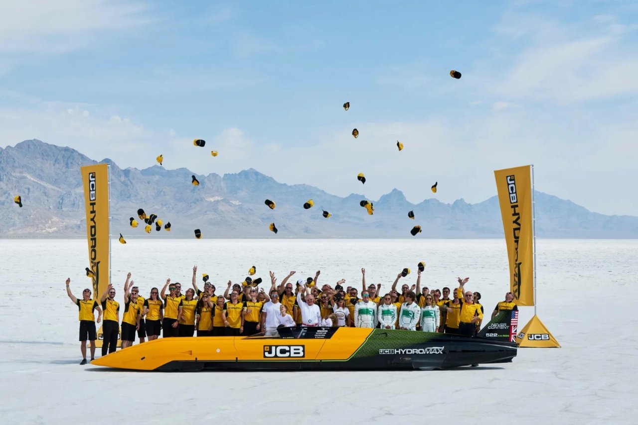 Hidrojenle 653 km/s hız! 1.600 beygirlik JCB Hydromax dünya rekoru kırdı