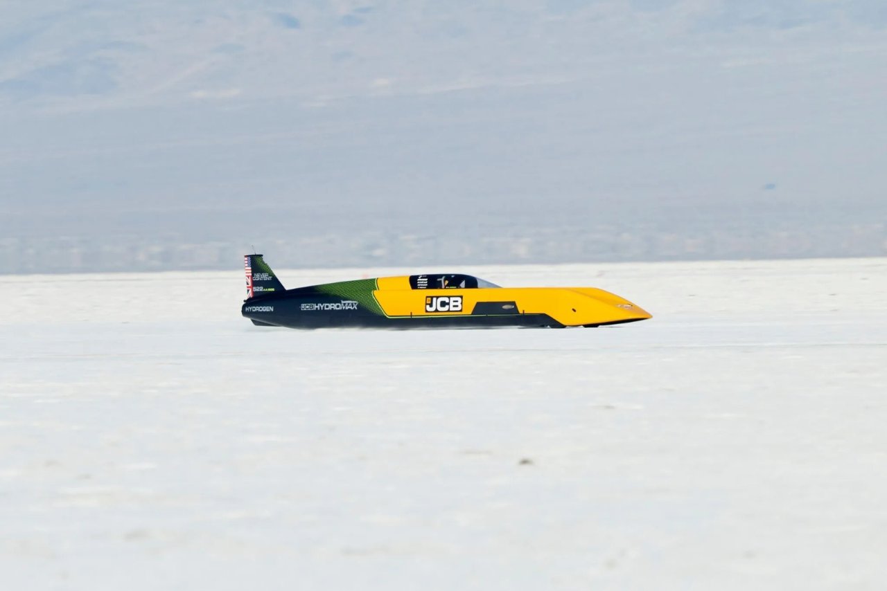 Hidrojenle 653 km/s hız! 1.600 beygirlik JCB Hydromax dünya rekoru kırdı