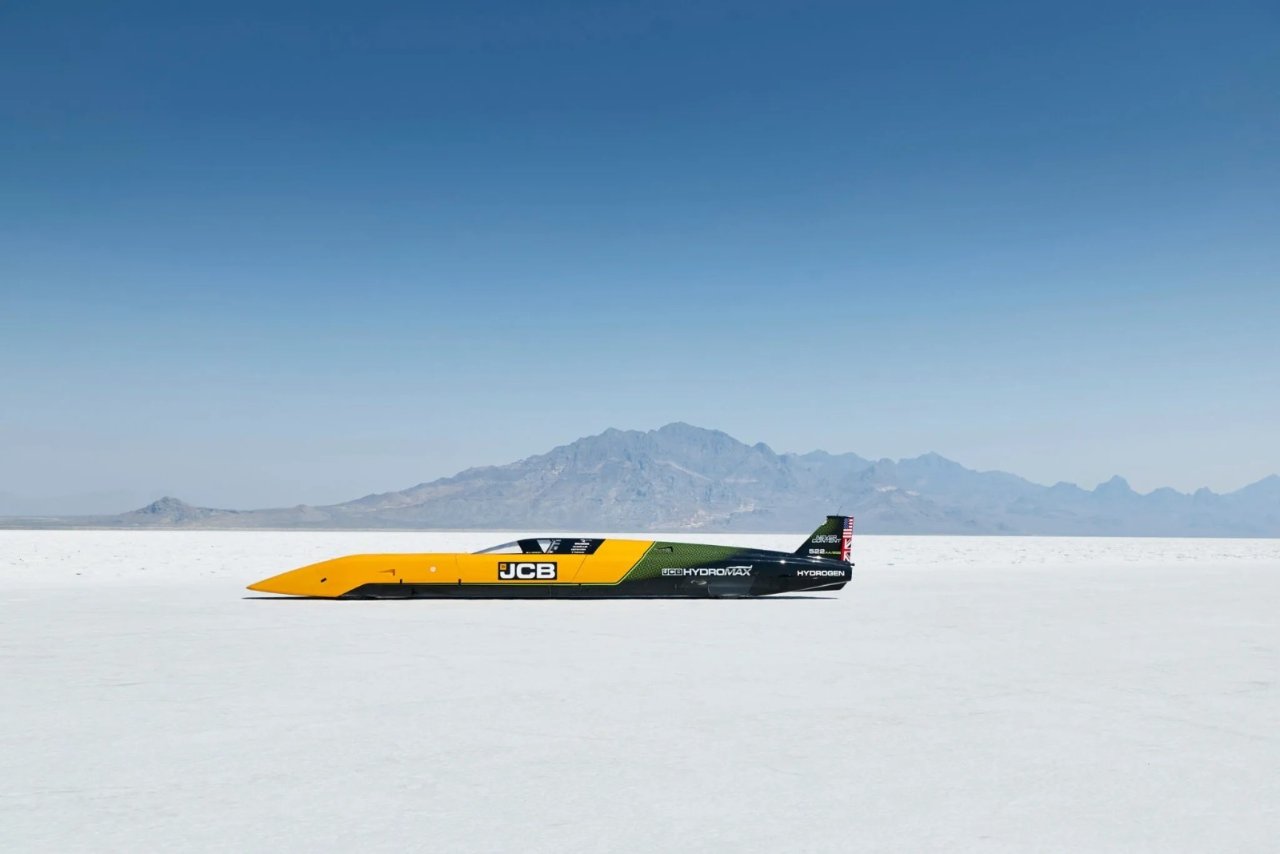 Hidrojenle 653 km/s hız! 1.600 beygirlik JCB Hydromax dünya rekoru kırdı