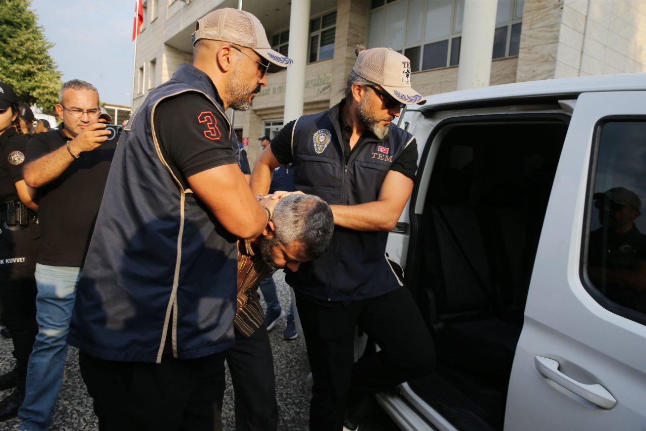 İtiraf gibi mesajlar… Kaçış planı deşifre oldu! FETÖ’cü hain kardeşlerin gizli yazışmaları ortaya çıktı