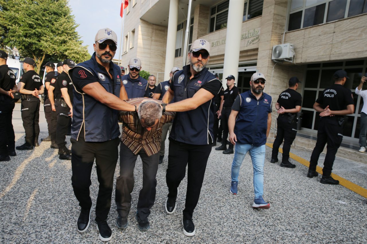 İtiraf gibi mesajlar… Kaçış planı deşifre oldu! FETÖ’cü hain kardeşlerin gizli yazışmaları ortaya çıktı