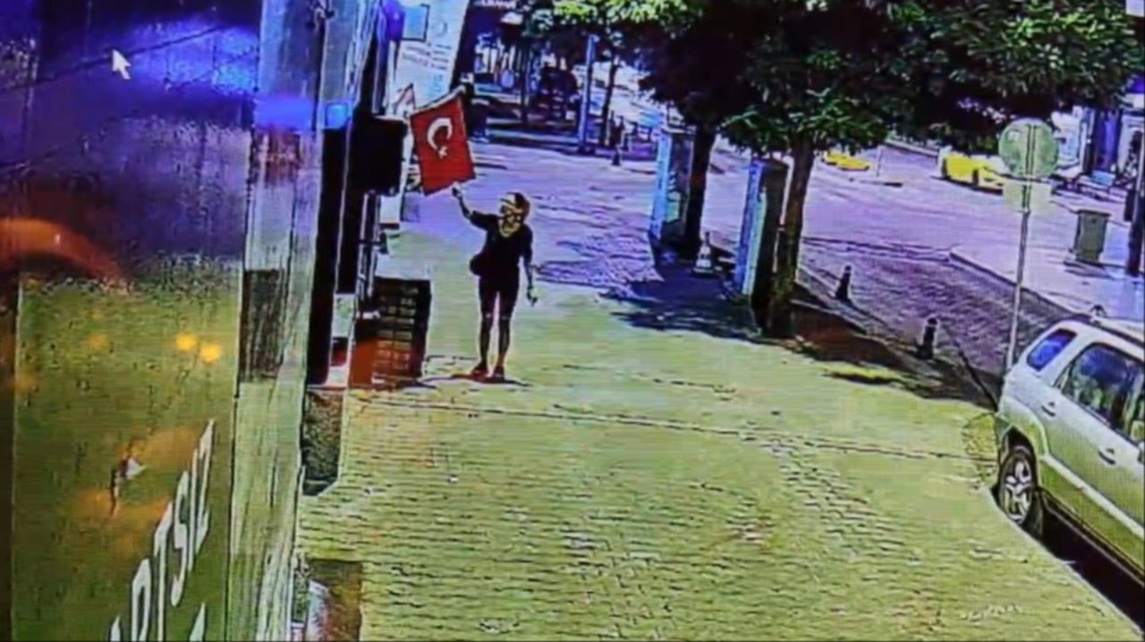 Türk bayrağını yakıp kaçan kadın her yerde aranıyor