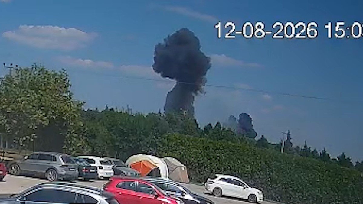 Yalova'da F-16 savaş uçağı düştü! İşte olay yerinden ilk görüntüler